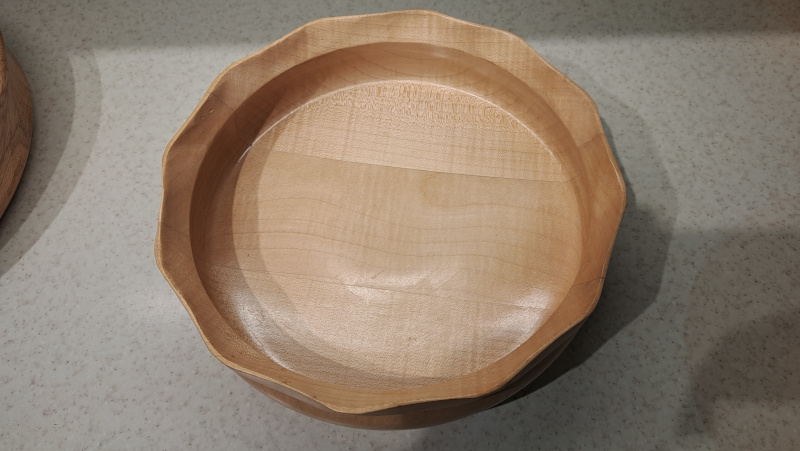 fluted edge fruit bowl